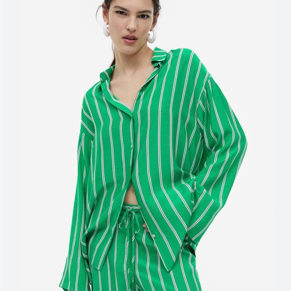 H&M Set Patterned Pants and Matching Top Green with white and black pinstripes